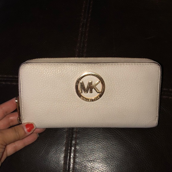 Michael Kors Handbags - Michael Kors Large nude zip around wallet